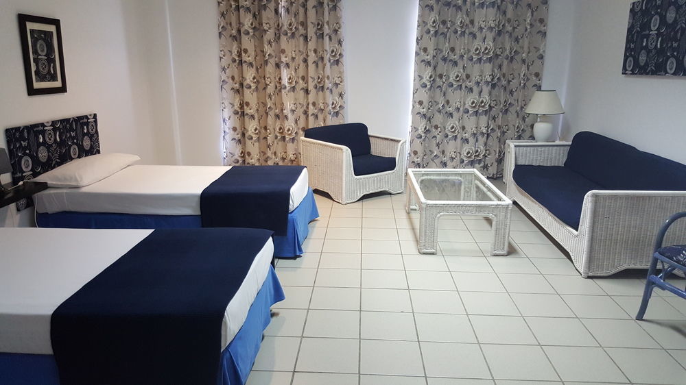Ciw Hostel Pozo Izquierdo Εξωτερικό φωτογραφία